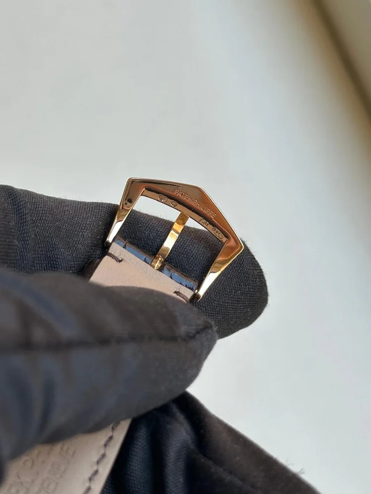 Patek Philippe Calatrava 5196R-001 